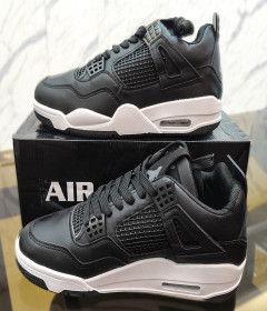 RoyalFlex Retro 4 Sneakers