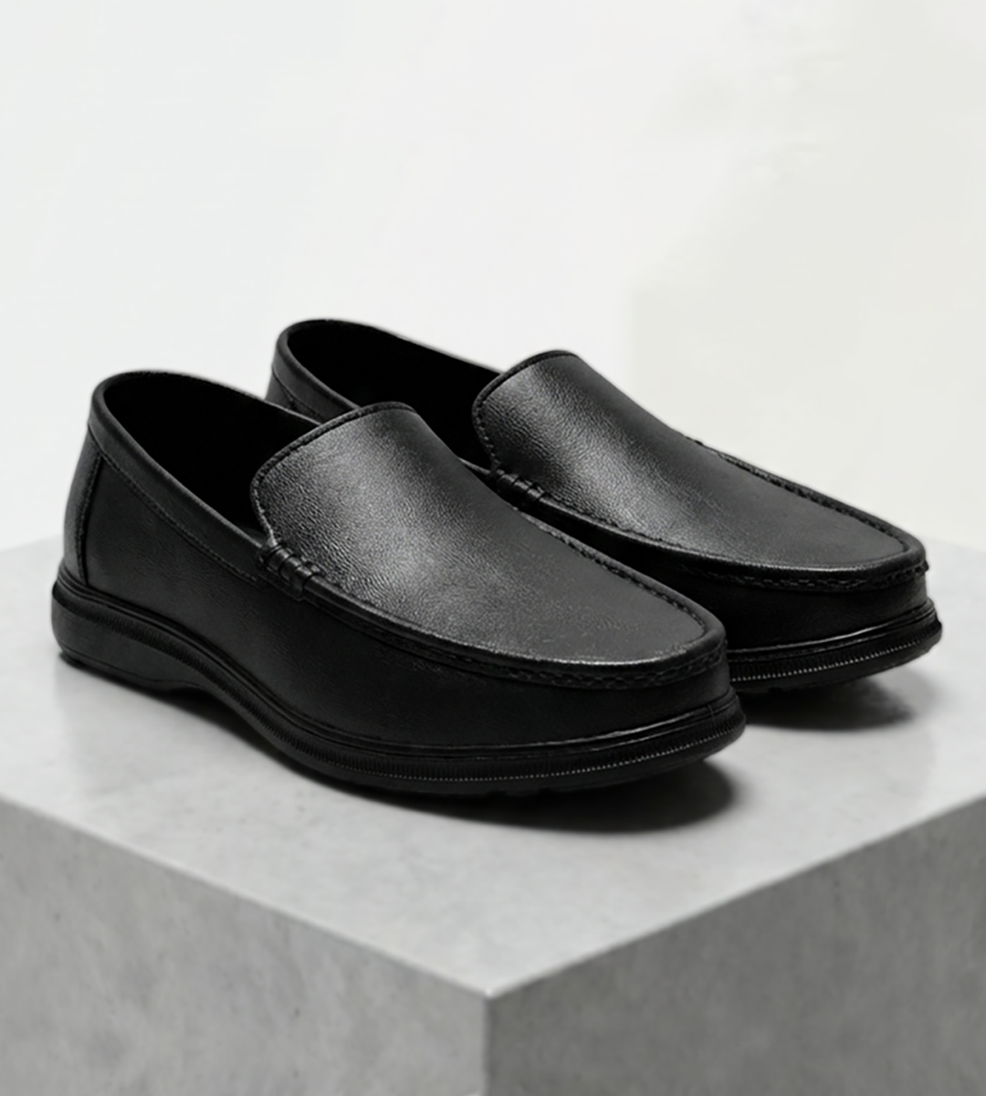 PrimeWalk Premium Casual – Black Edition