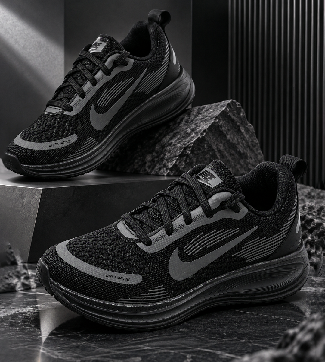 Lightweight Sports Sneakers with Textured Mesh Upper and Padded Collar for Walking and Running