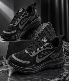 Lightweight Sports Sneakers with Textured Mesh Upper and Padded Collar for Walking and Running