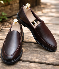 Men’s Elegant Moc Toe Slip-On Shoes